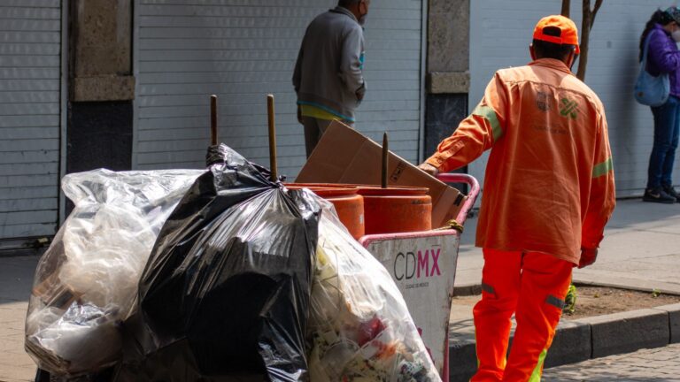 Una simulación de progreso: 40 horas laborales sin 2 días de descanso obligatorio